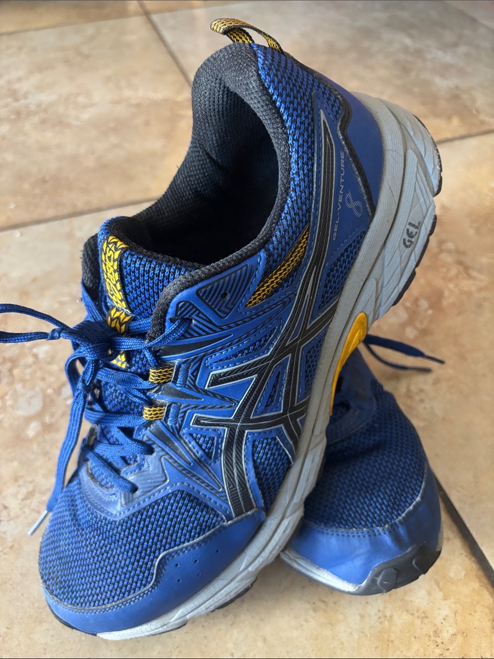 ASICS Gel-Ventura Blue and Yellow Men's Athletic Running Shoes size 9